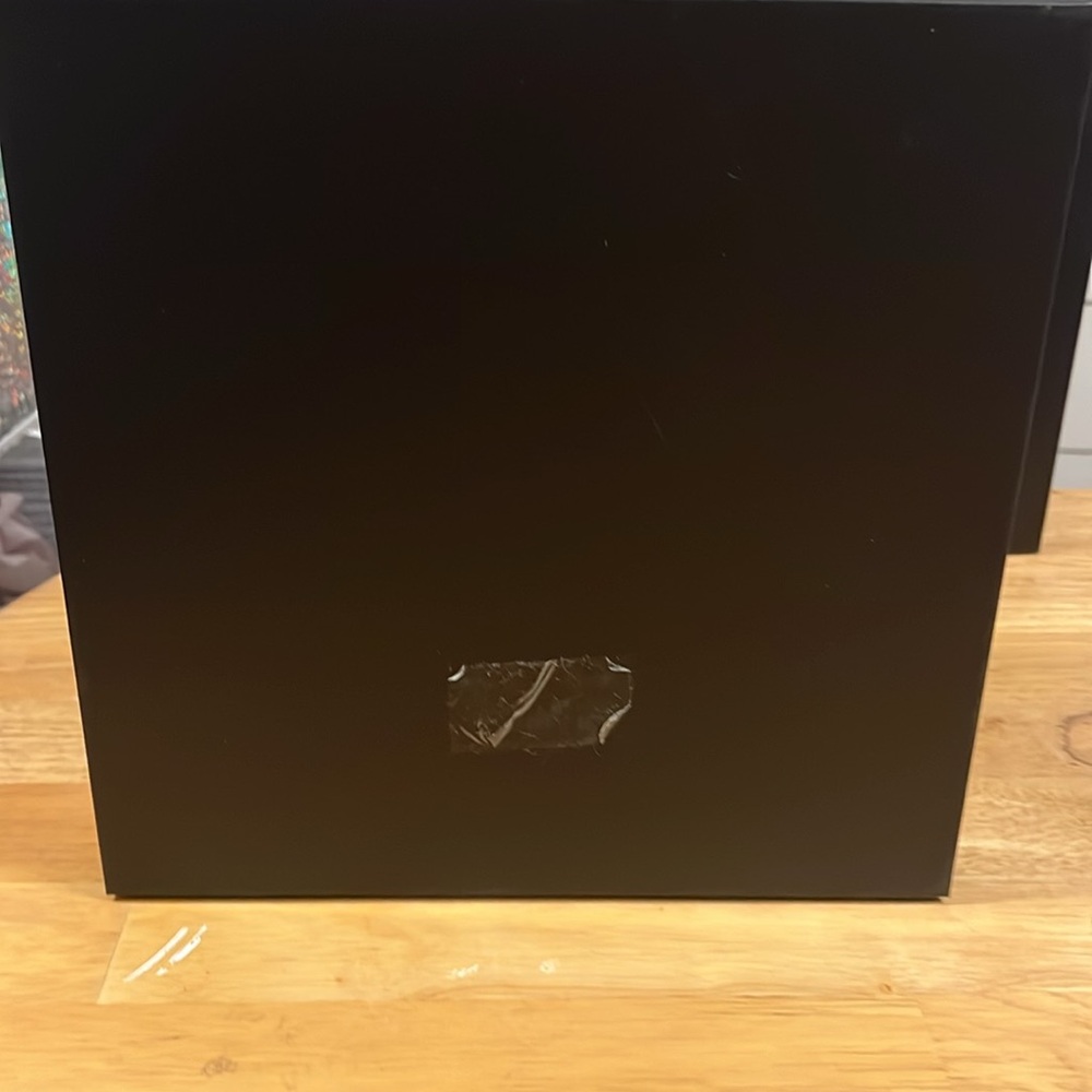 Chanel Luxury Gift Box - Picture 7 of 7